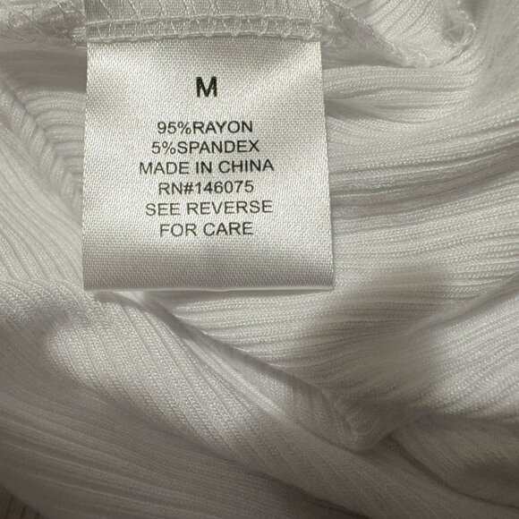 White Ribbed Turtleneck Top Long Sleeve Layering Classic Sz M Sweet Romeo NEW - Picture 3 of 5